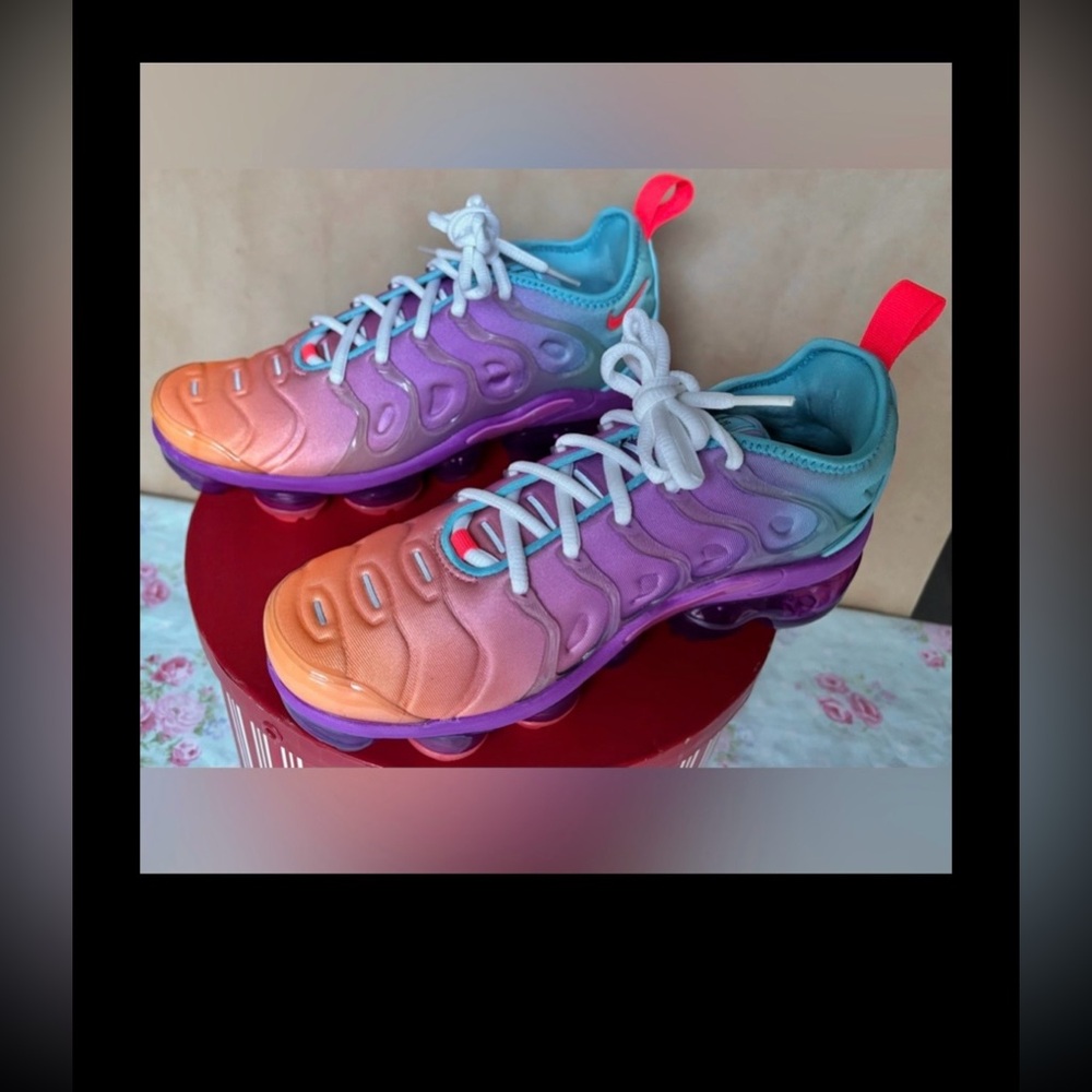 Nike Air VaporMax Plus Sneakers Gradient Multi Colored # FD0823-500 size 6 NWOB